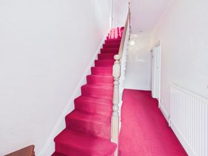 Entrance hallway- click for photo gallery